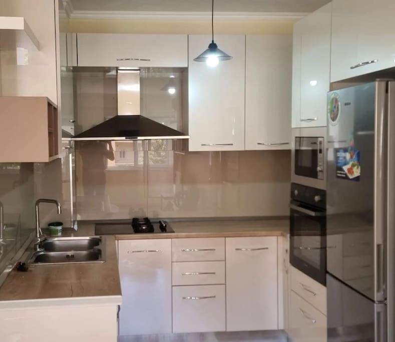 New & Great Located Apartment Near Center ติรานา ภายนอก รูปภาพ