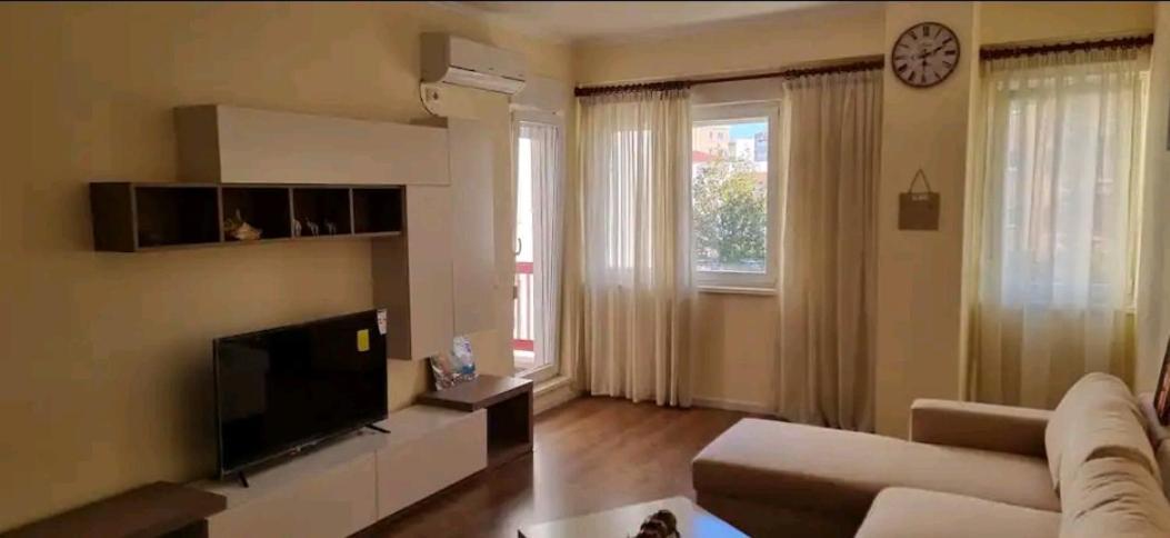 New & Great Located Apartment Near Center ติรานา ภายนอก รูปภาพ